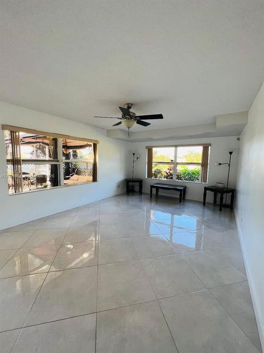 For Rent: $2,650 (2 beds, 2 baths, 1374 Square Feet)