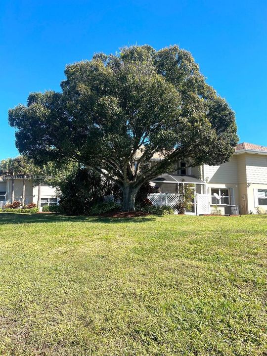 For Rent: $2,650 (2 beds, 2 baths, 1374 Square Feet)