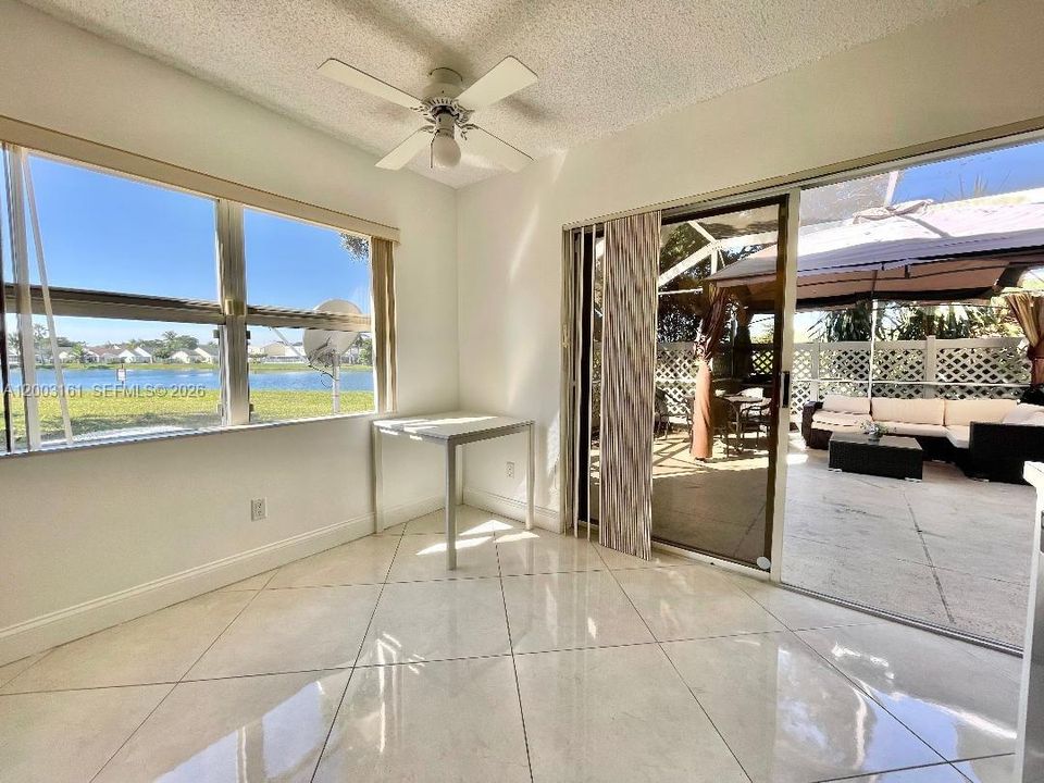 For Rent: $2,650 (2 beds, 2 baths, 1374 Square Feet)
