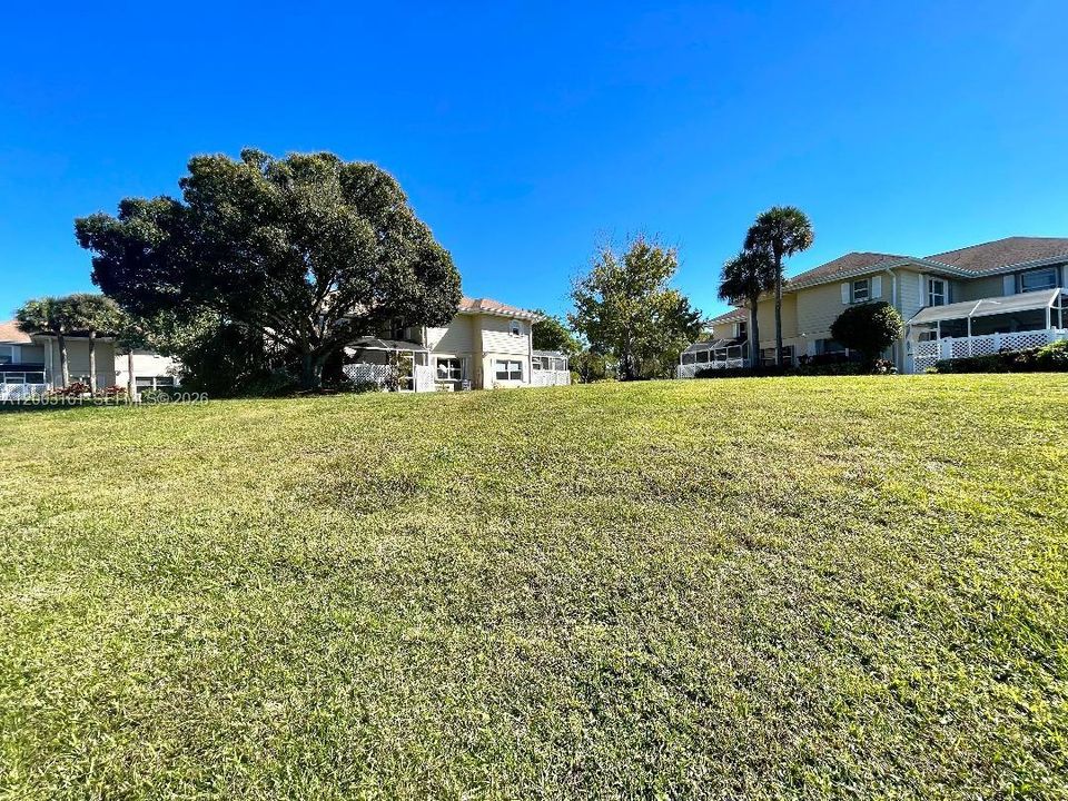 For Rent: $2,650 (2 beds, 2 baths, 1374 Square Feet)