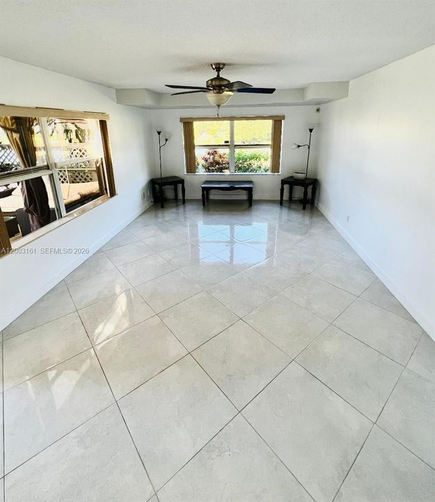 For Rent: $2,650 (2 beds, 2 baths, 1374 Square Feet)