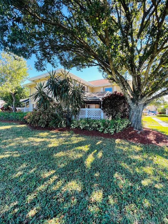 For Rent: $2,650 (2 beds, 2 baths, 1374 Square Feet)