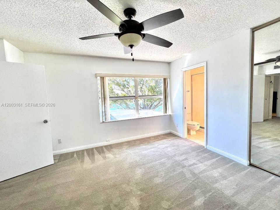 For Rent: $2,650 (2 beds, 2 baths, 1374 Square Feet)