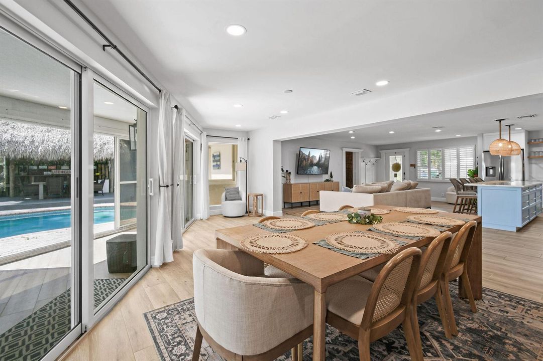8110WLakeDr(17)