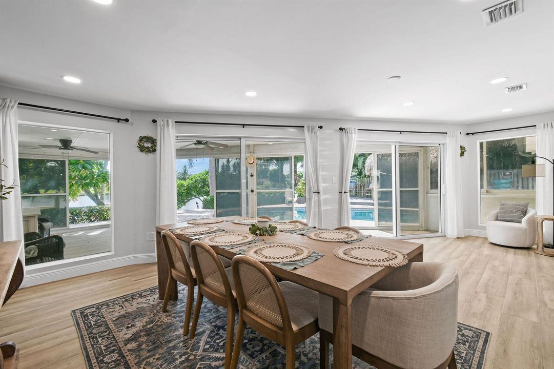8110WLakeDr(16)