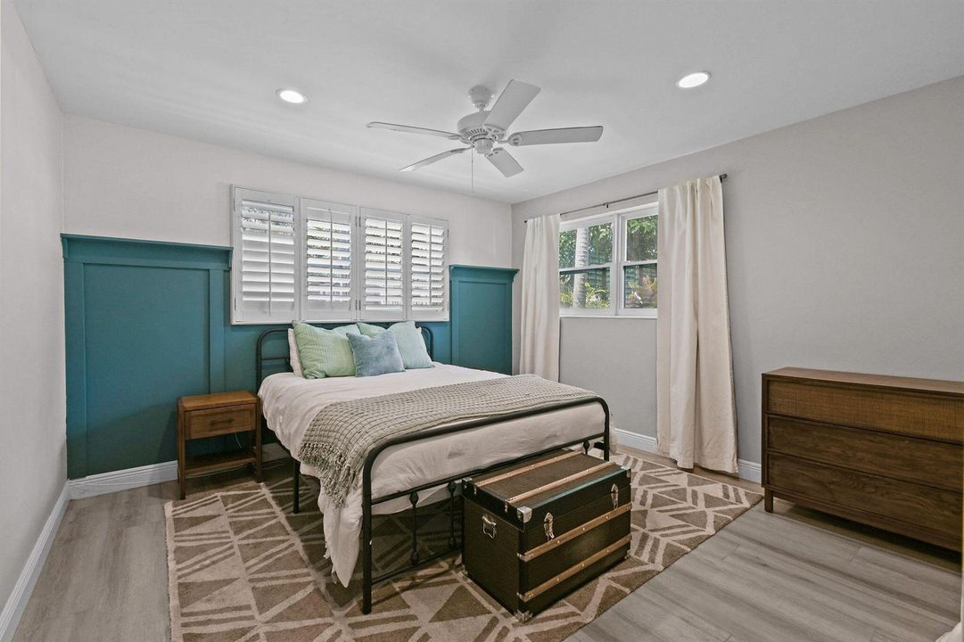 8110WLakeDr(20)