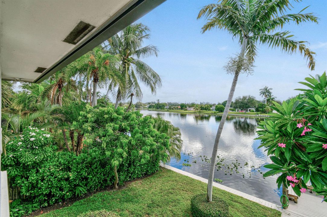 8110WLakeDr(46)