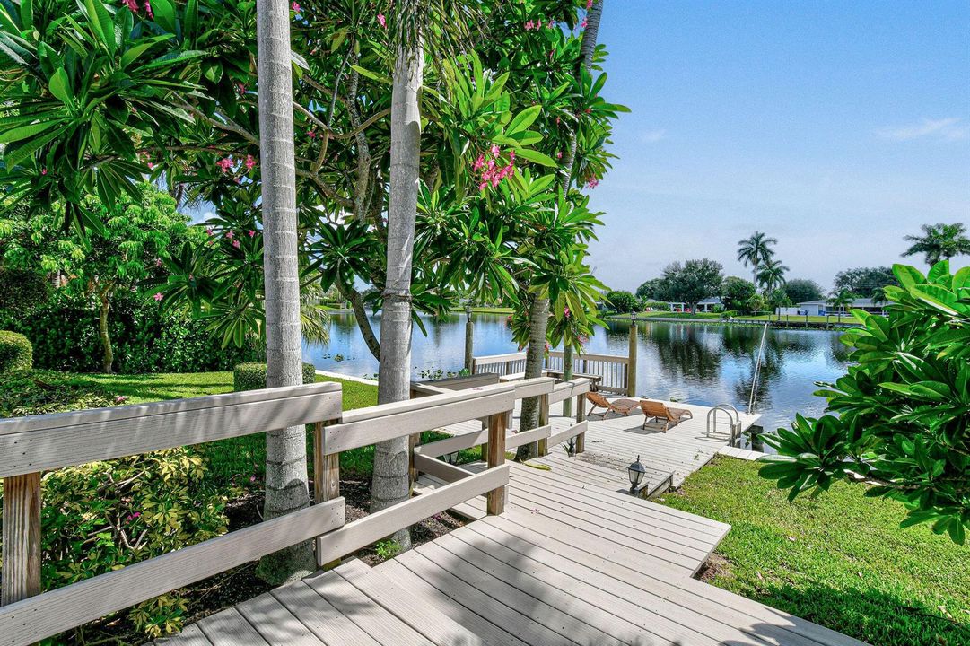 8110WLakeDr(57)