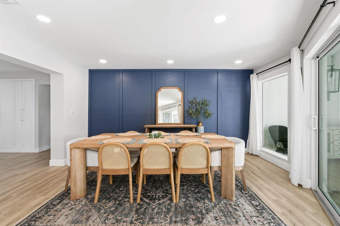 8110WLakeDr(18)