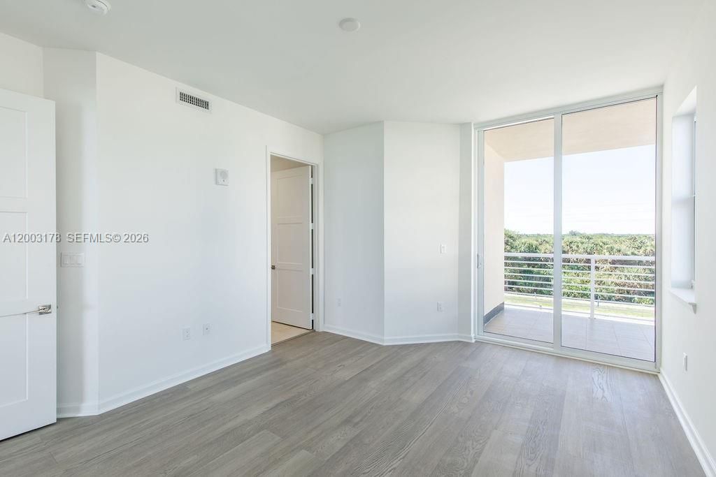 For Sale: $1,250,000 (2 beds, 2 baths, 1542 Square Feet)