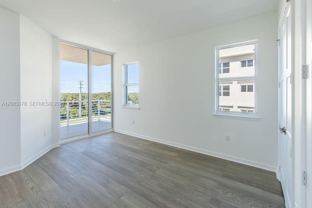 For Sale: $1,250,000 (2 beds, 2 baths, 1542 Square Feet)