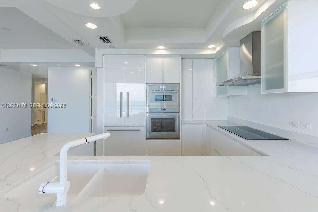 For Sale: $1,250,000 (2 beds, 2 baths, 1542 Square Feet)