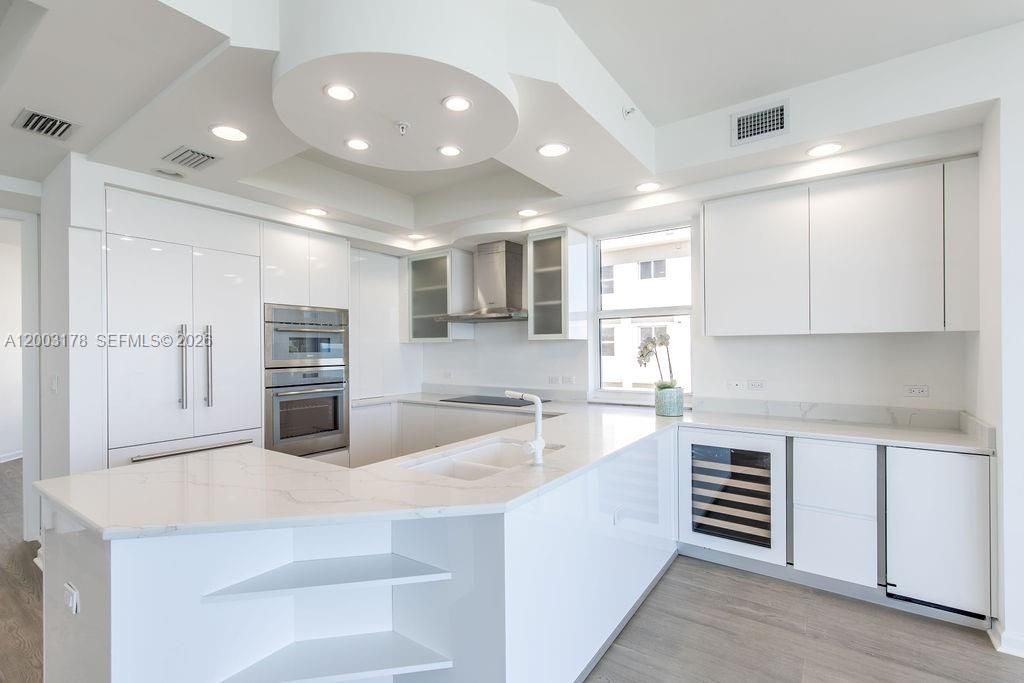 For Sale: $1,250,000 (2 beds, 2 baths, 1542 Square Feet)