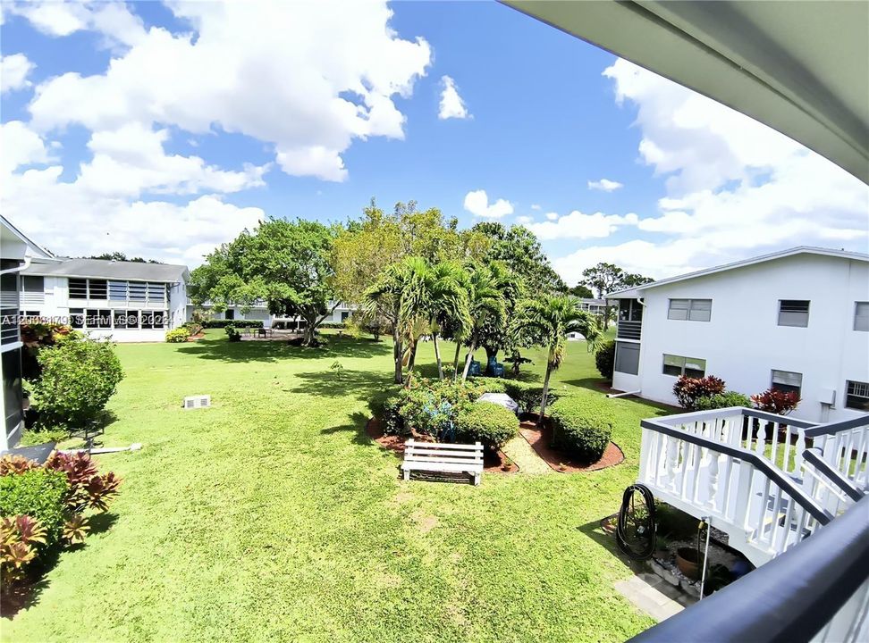 For Rent: $1,200 (1 beds, 1 baths, 700 Square Feet)
