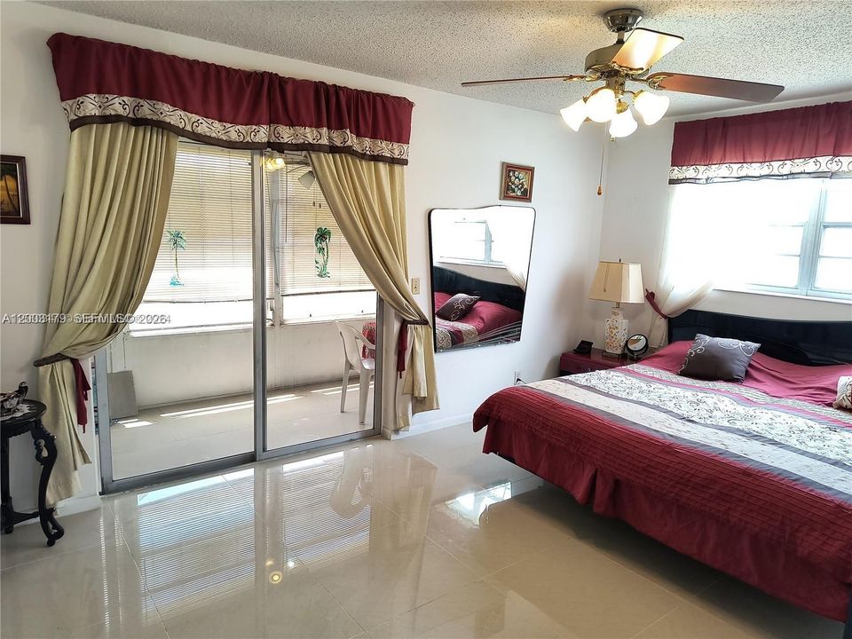 For Rent: $1,200 (1 beds, 1 baths, 700 Square Feet)