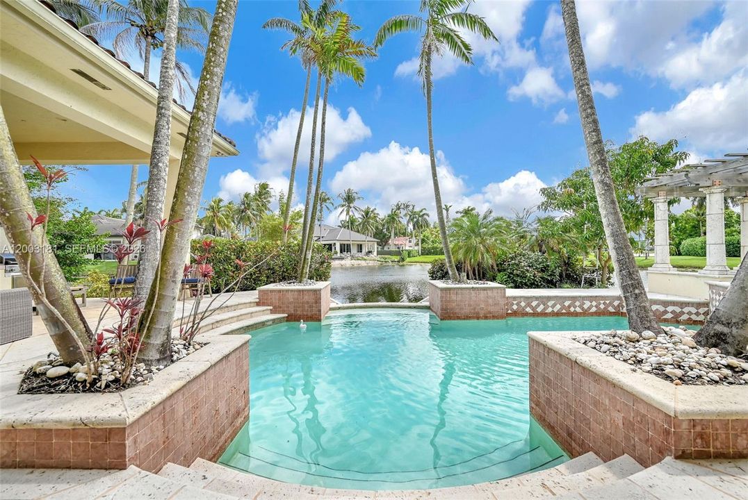 En Venta: $2,099,000 (4 camas, 3 baños, 3610 Pies cuadrados)