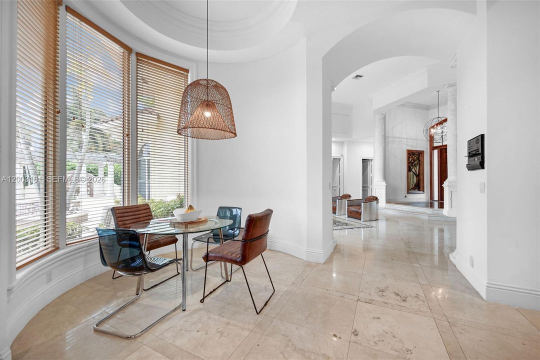 En Venta: $2,099,000 (4 camas, 3 baños, 3610 Pies cuadrados)