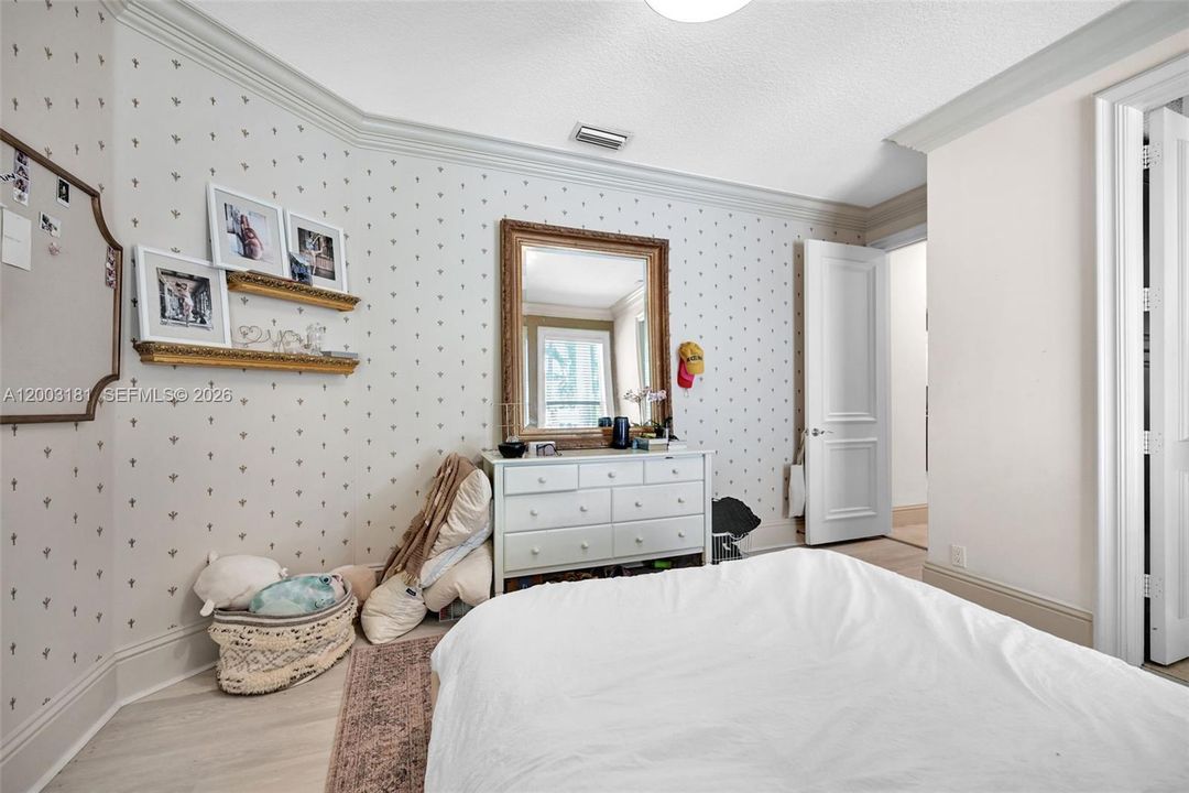En Venta: $2,099,000 (4 camas, 3 baños, 3610 Pies cuadrados)