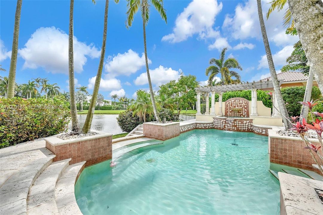 En Venta: $2,099,000 (4 camas, 3 baños, 3610 Pies cuadrados)