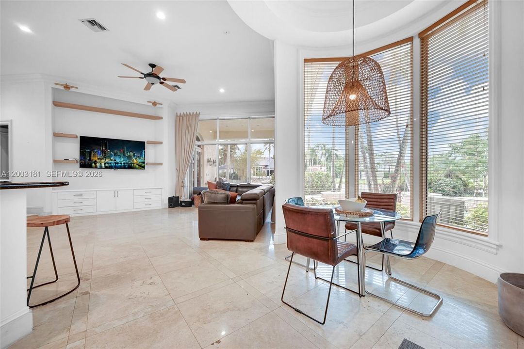 En Venta: $2,099,000 (4 camas, 3 baños, 3610 Pies cuadrados)