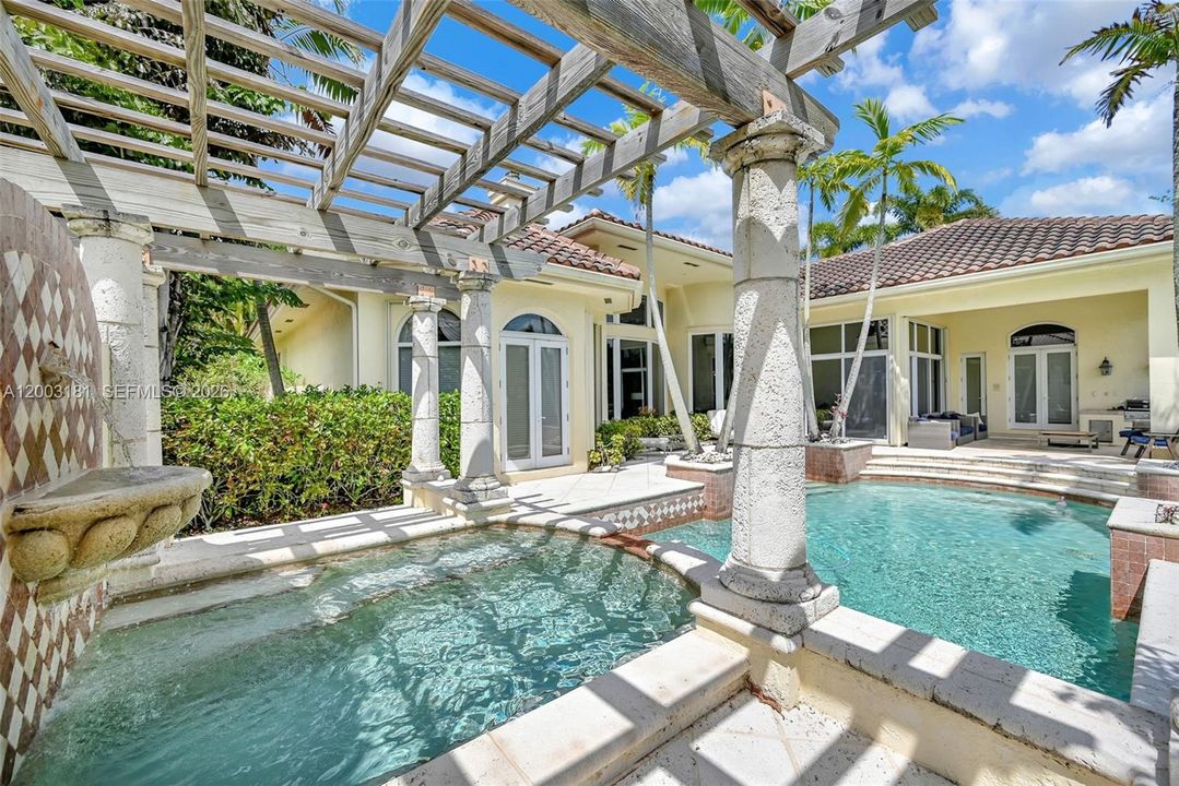 En Venta: $2,099,000 (4 camas, 3 baños, 3610 Pies cuadrados)