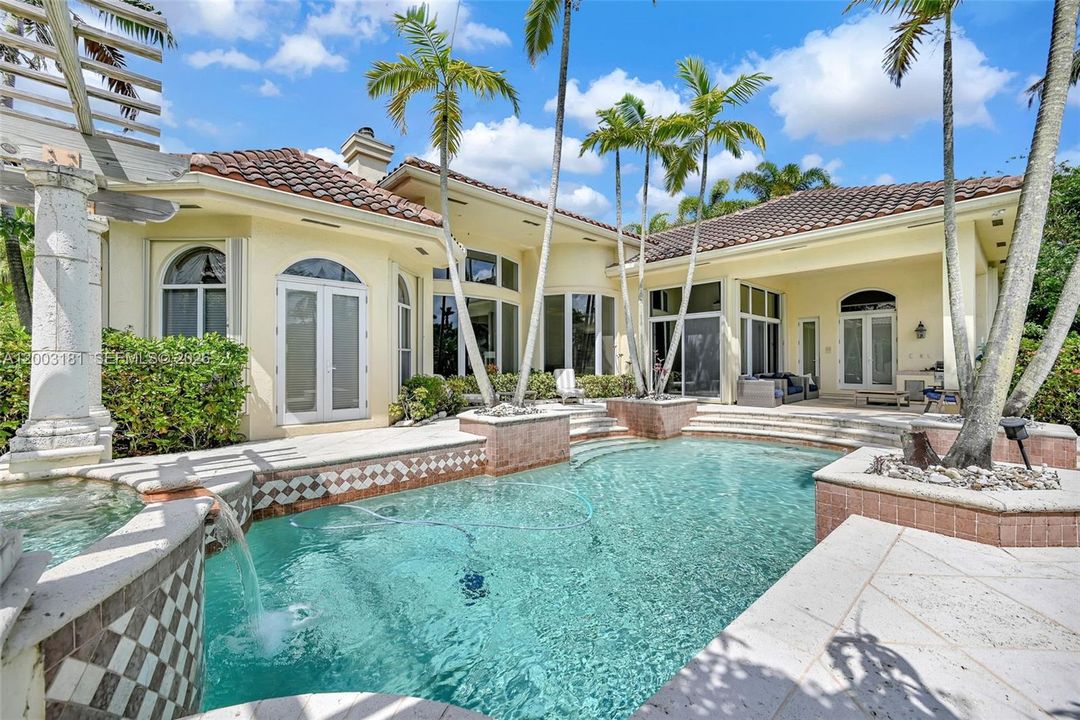 En Venta: $2,099,000 (4 camas, 3 baños, 3610 Pies cuadrados)