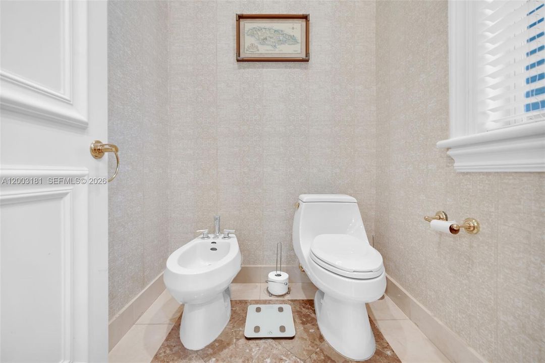 En Venta: $2,099,000 (4 camas, 3 baños, 3610 Pies cuadrados)