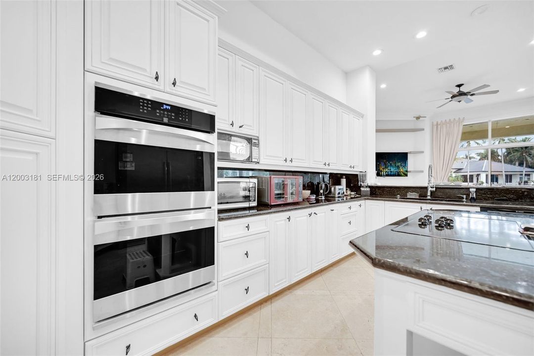 En Venta: $2,099,000 (4 camas, 3 baños, 3610 Pies cuadrados)