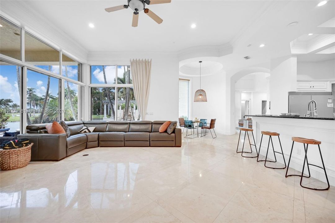 En Venta: $2,099,000 (4 camas, 3 baños, 3610 Pies cuadrados)