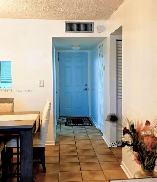 For Sale: $269,900 (2 beds, 2 baths, 936 Square Feet)