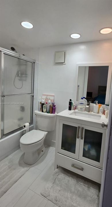 For Sale: $269,900 (2 beds, 2 baths, 936 Square Feet)