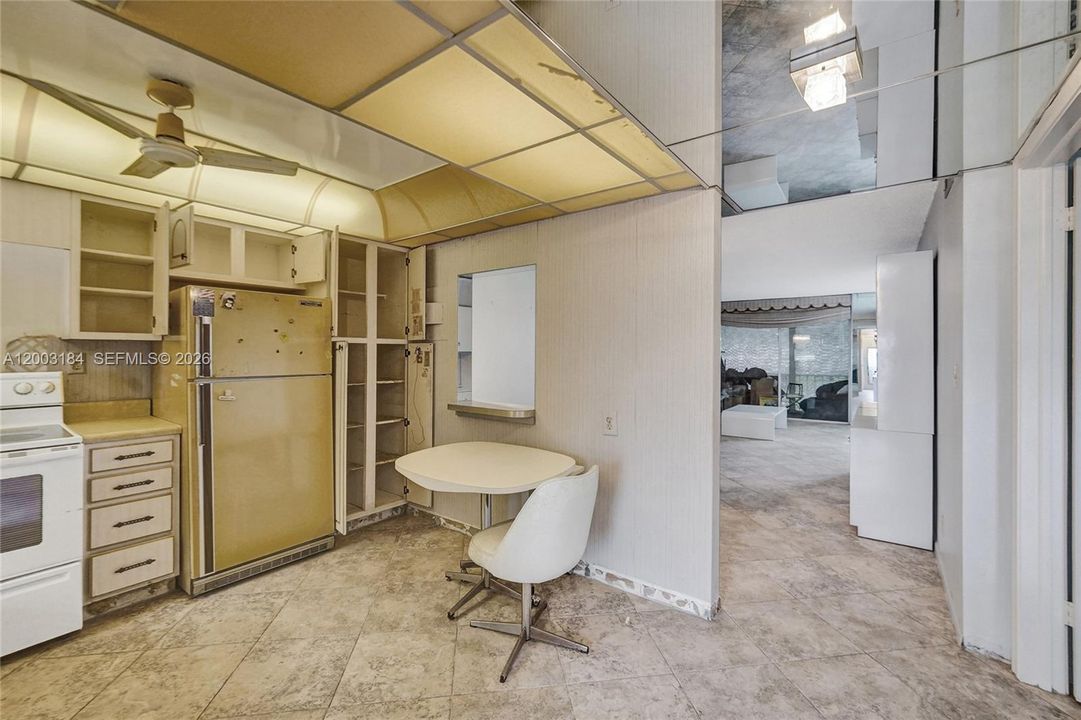 For Sale: $118,000 (2 beds, 2 baths, 1170 Square Feet)
