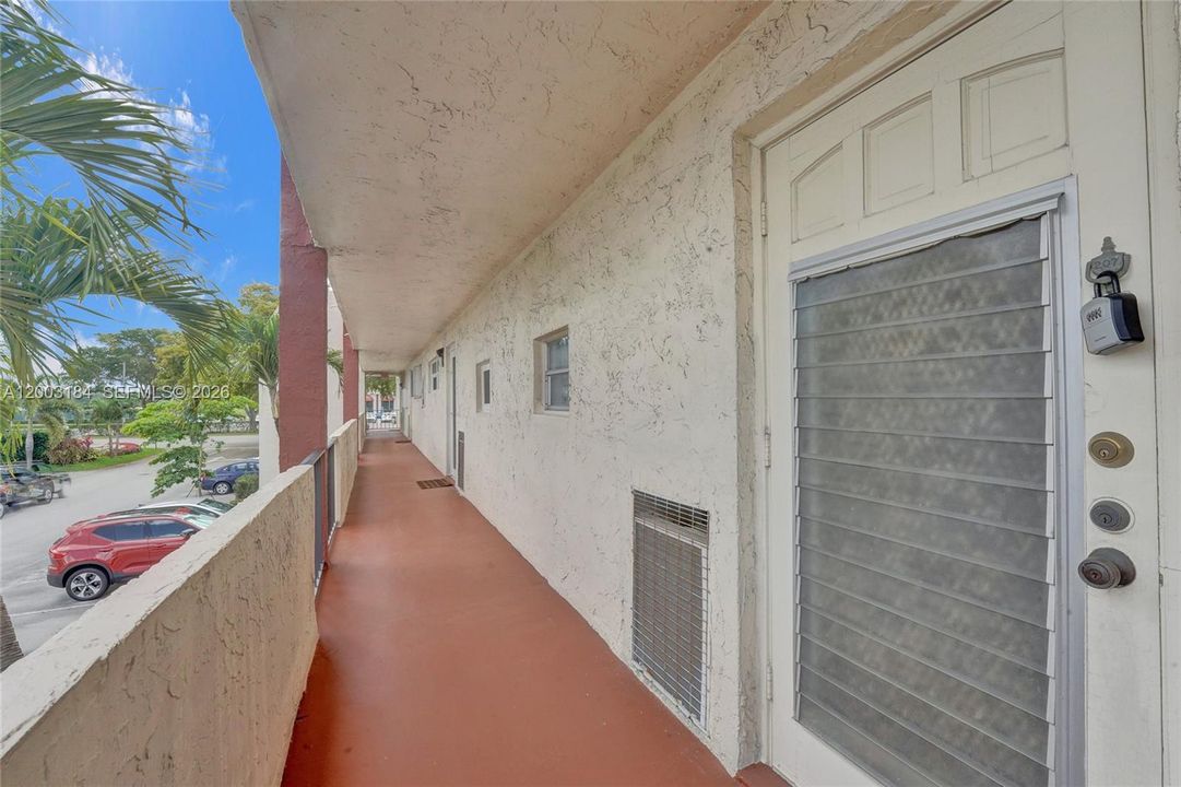 For Sale: $118,000 (2 beds, 2 baths, 1170 Square Feet)