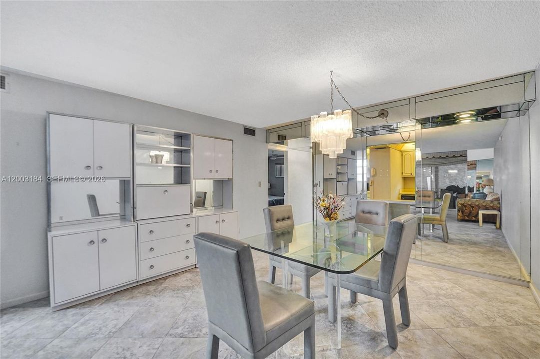 For Sale: $118,000 (2 beds, 2 baths, 1170 Square Feet)
