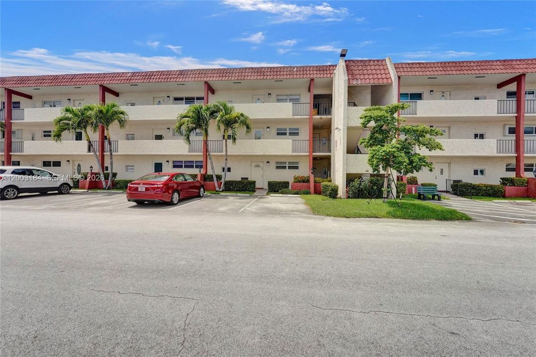 For Sale: $118,000 (2 beds, 2 baths, 1170 Square Feet)