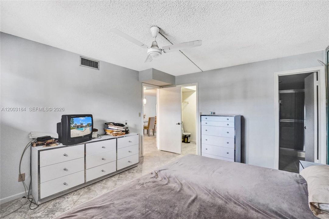 For Sale: $118,000 (2 beds, 2 baths, 1170 Square Feet)
