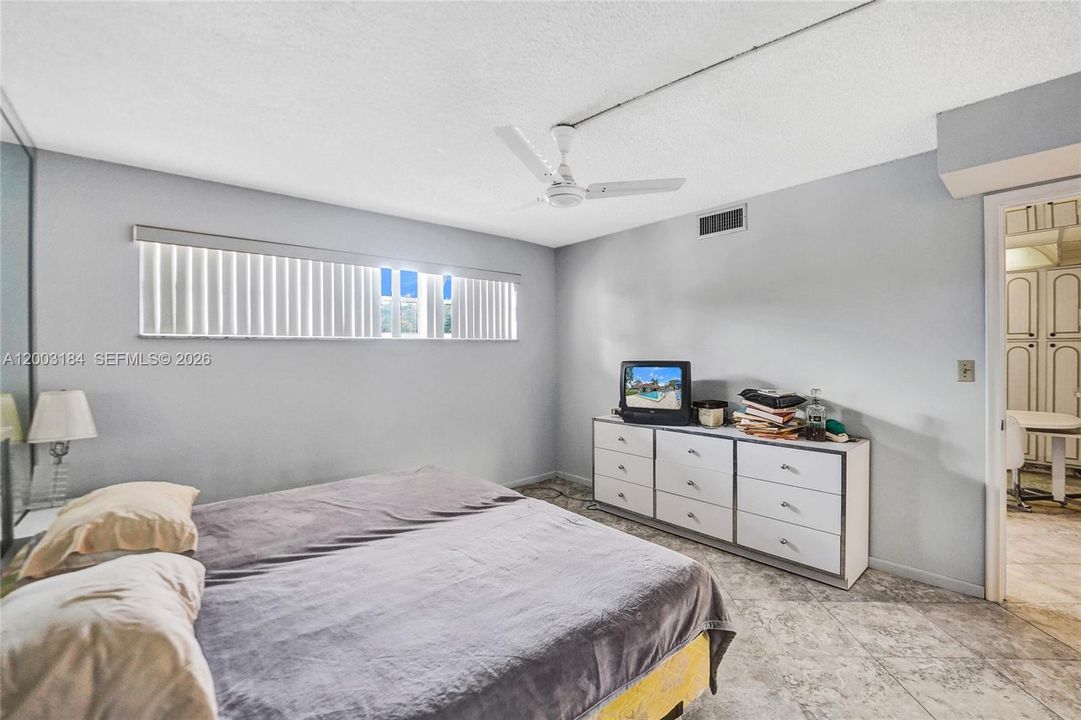 For Sale: $118,000 (2 beds, 2 baths, 1170 Square Feet)