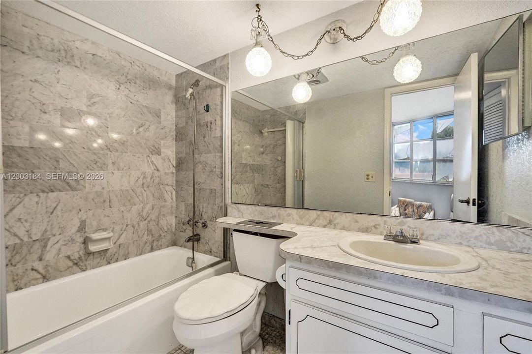 For Sale: $118,000 (2 beds, 2 baths, 1170 Square Feet)