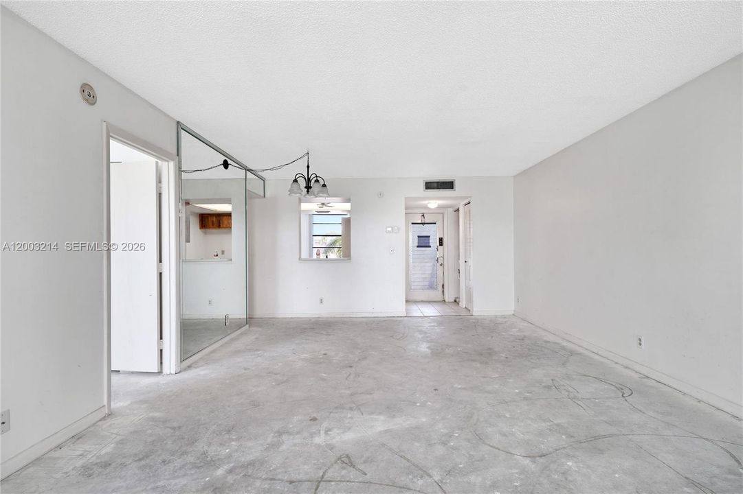 En Venta: $94,900 (2 camas, 2 baños, 1000 Pies cuadrados)