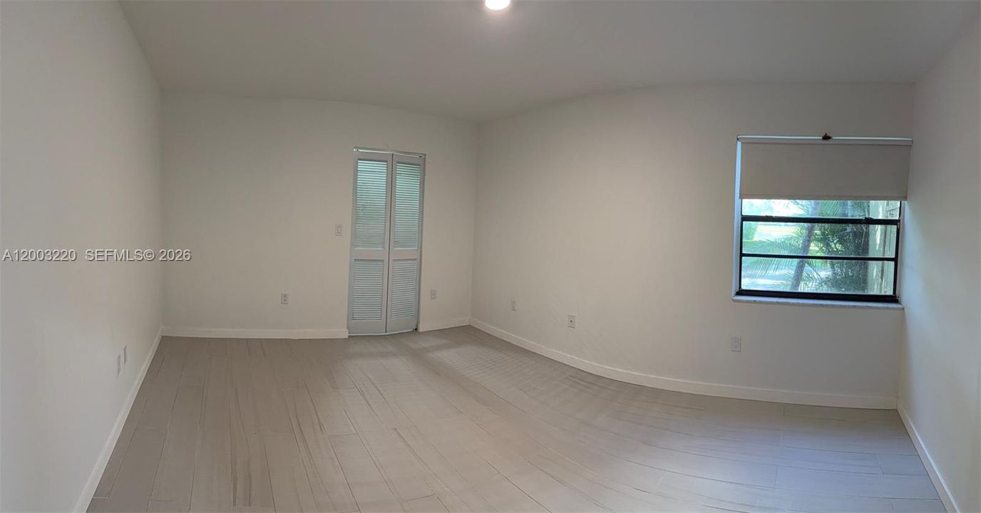 Activo con contrato: $3,300 (2 camas, 2 baños, 1550 Pies cuadrados)