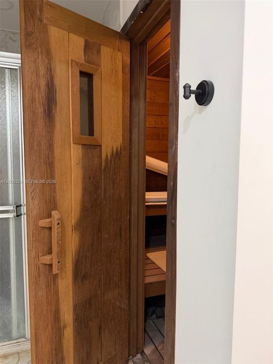 Activo con contrato: $3,300 (2 camas, 2 baños, 1550 Pies cuadrados)