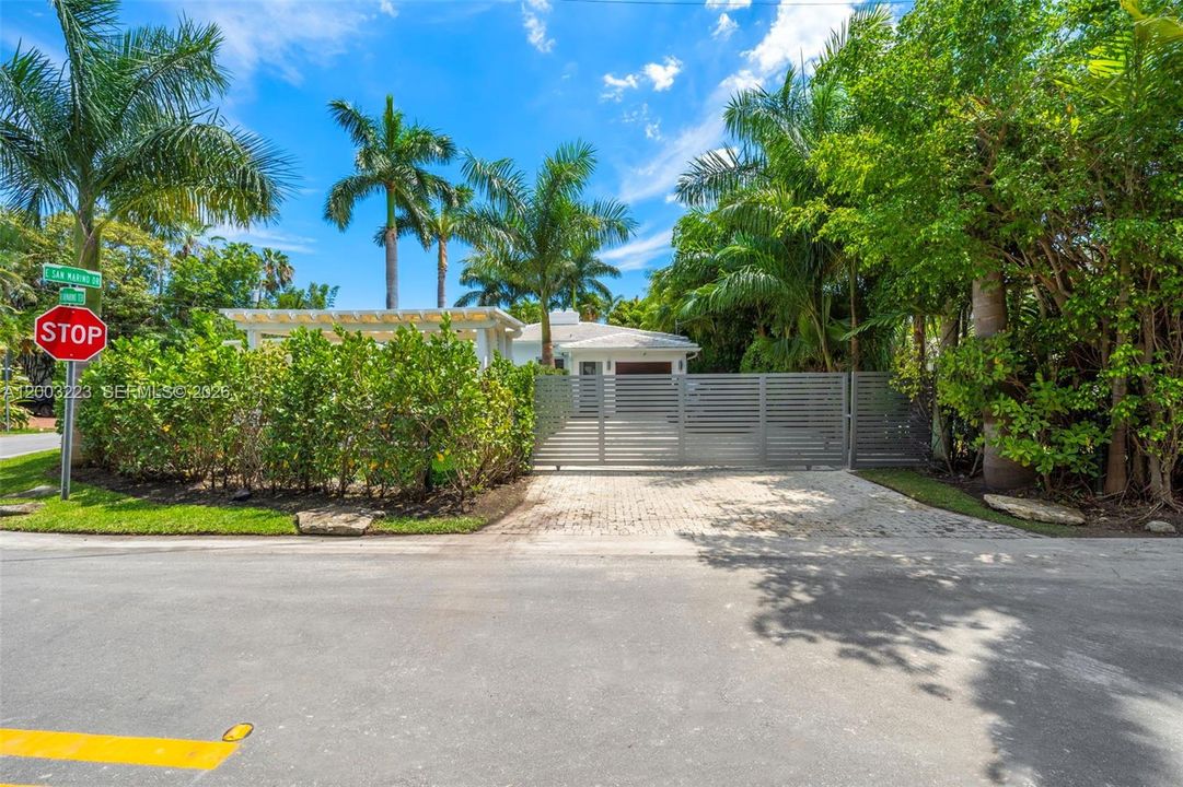 Active With Contract: $3,875,000 (4 beds, 3 baths, 2087 Square Feet)