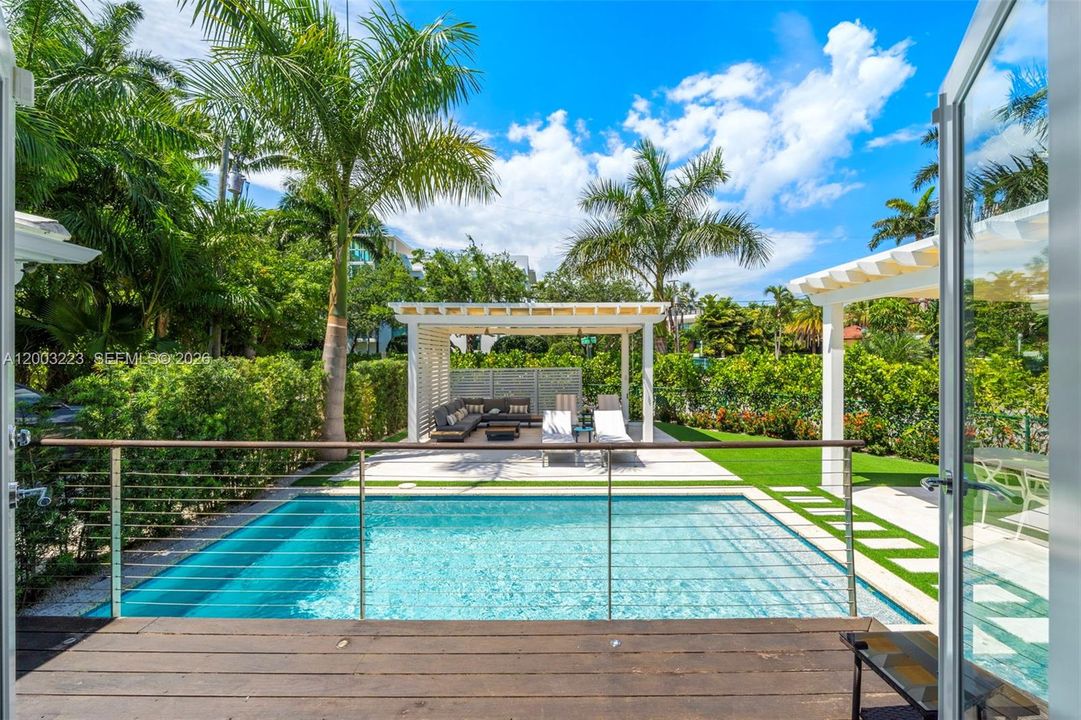 Active With Contract: $3,875,000 (4 beds, 3 baths, 2087 Square Feet)