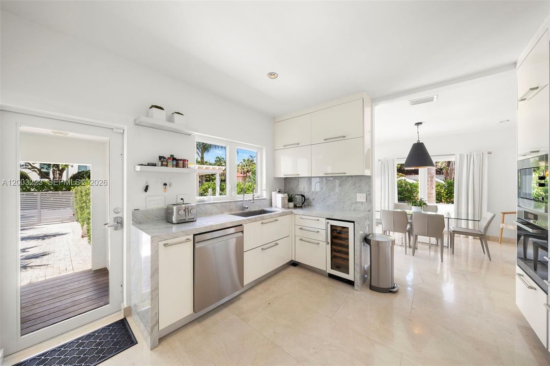 Active With Contract: $3,875,000 (4 beds, 3 baths, 2087 Square Feet)