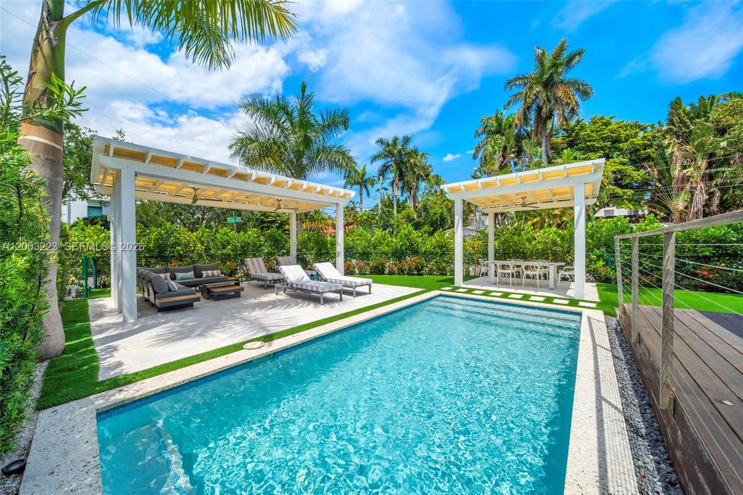 Active With Contract: $3,875,000 (4 beds, 3 baths, 2087 Square Feet)