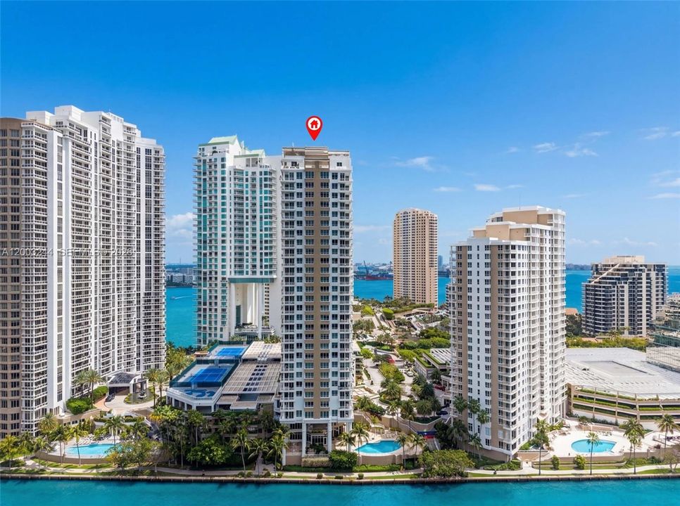 For Sale: $4,350,000 (3 beds, 3 baths, 2701 Square Feet)