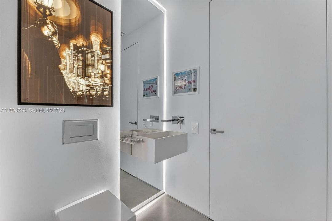 For Sale: $4,350,000 (3 beds, 3 baths, 2701 Square Feet)