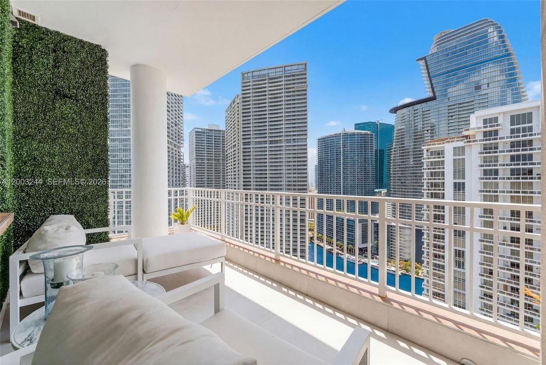 For Sale: $4,350,000 (3 beds, 3 baths, 2701 Square Feet)