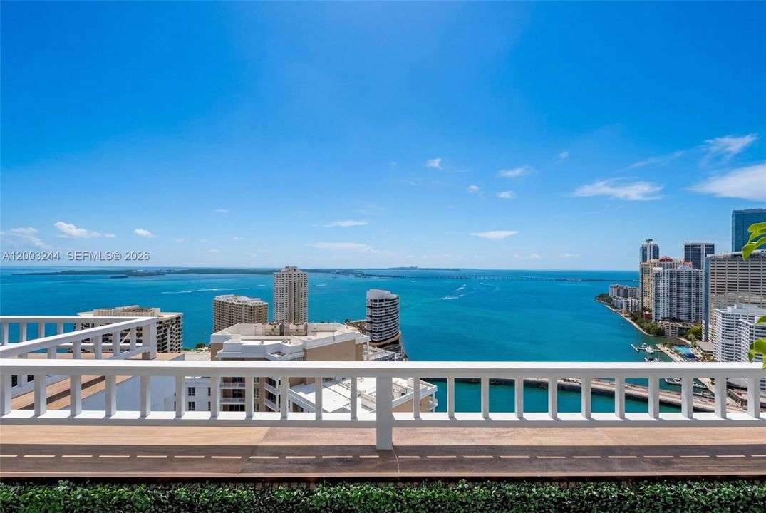 For Sale: $4,350,000 (3 beds, 3 baths, 2701 Square Feet)