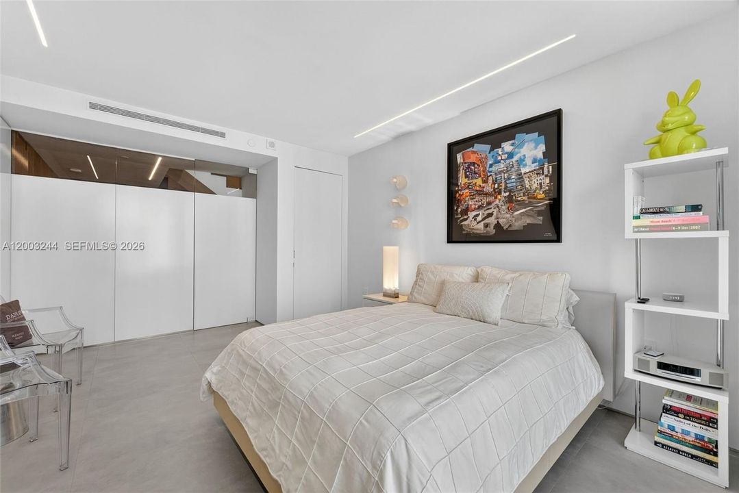 For Sale: $4,350,000 (3 beds, 3 baths, 2701 Square Feet)